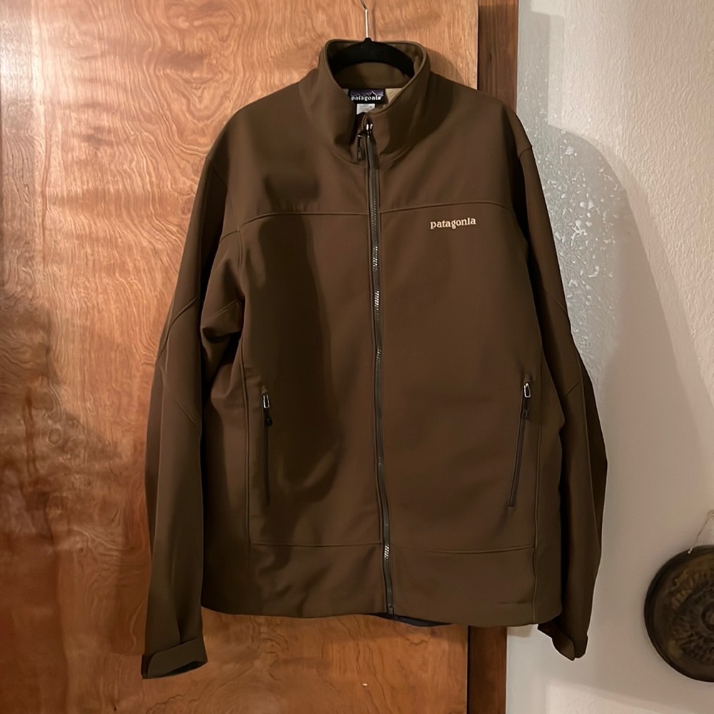 Patagonia Men’s soft shell jacket